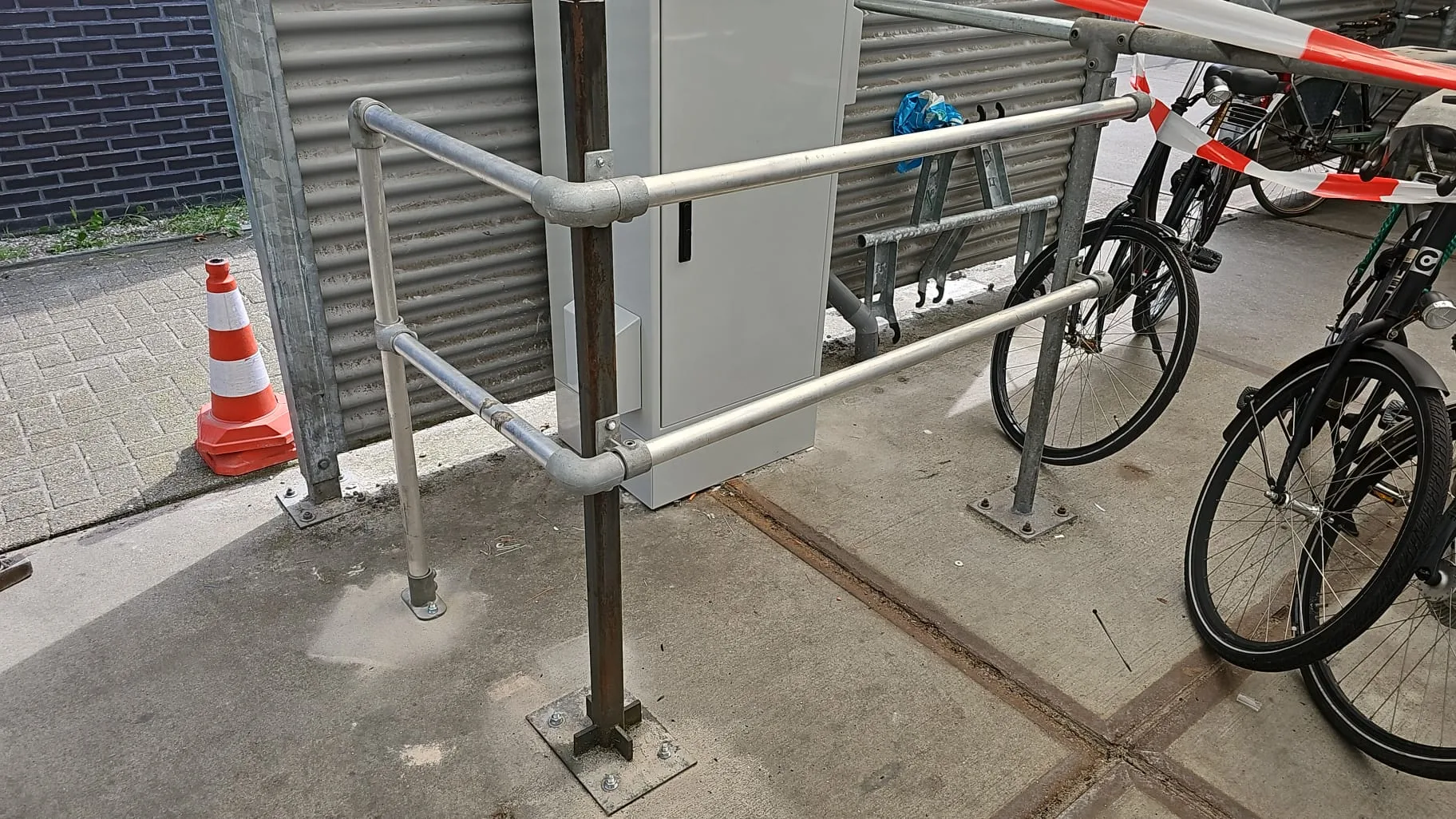 Gemonteerd stalen fietsenparkeerrek
